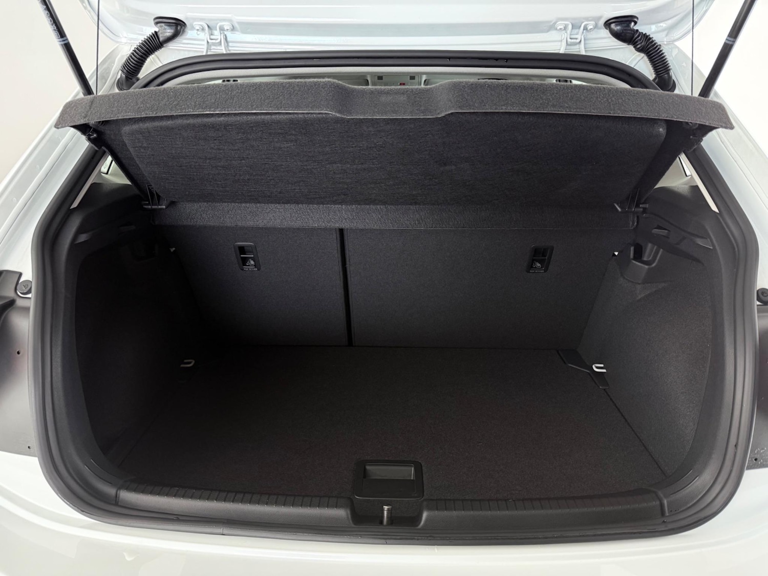 Used Volkswagen Polo 2024 for sale - 76468510: Photo 13