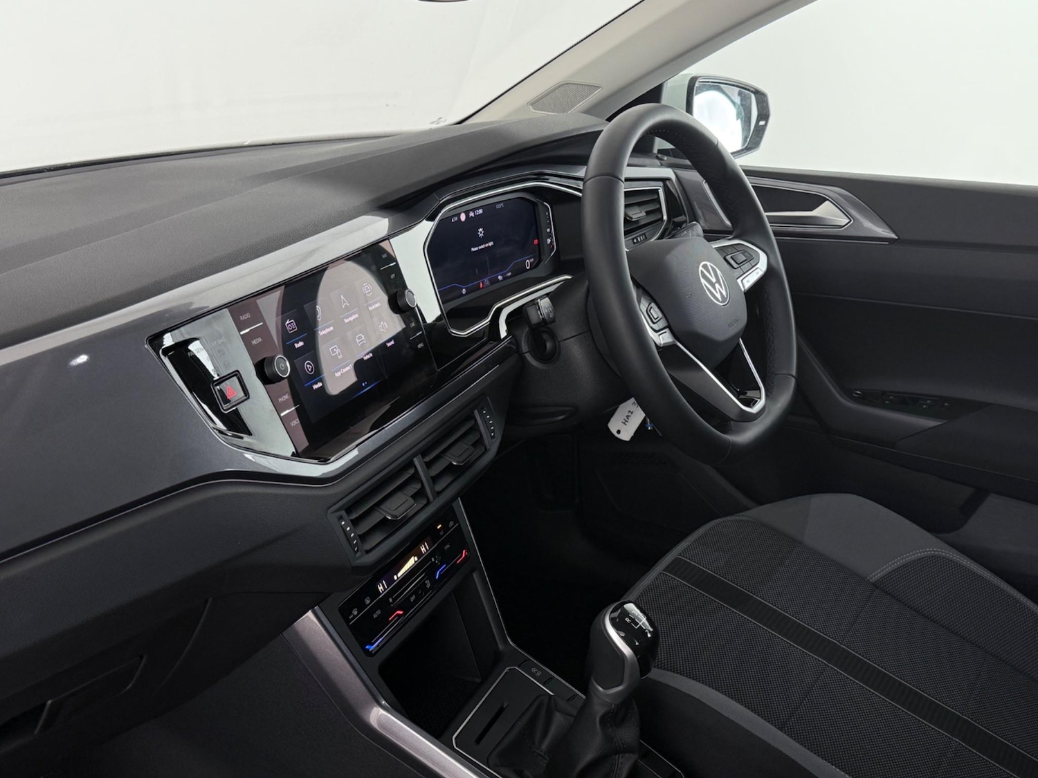 Used Volkswagen Polo 2024 for sale - 76468510: Photo 15