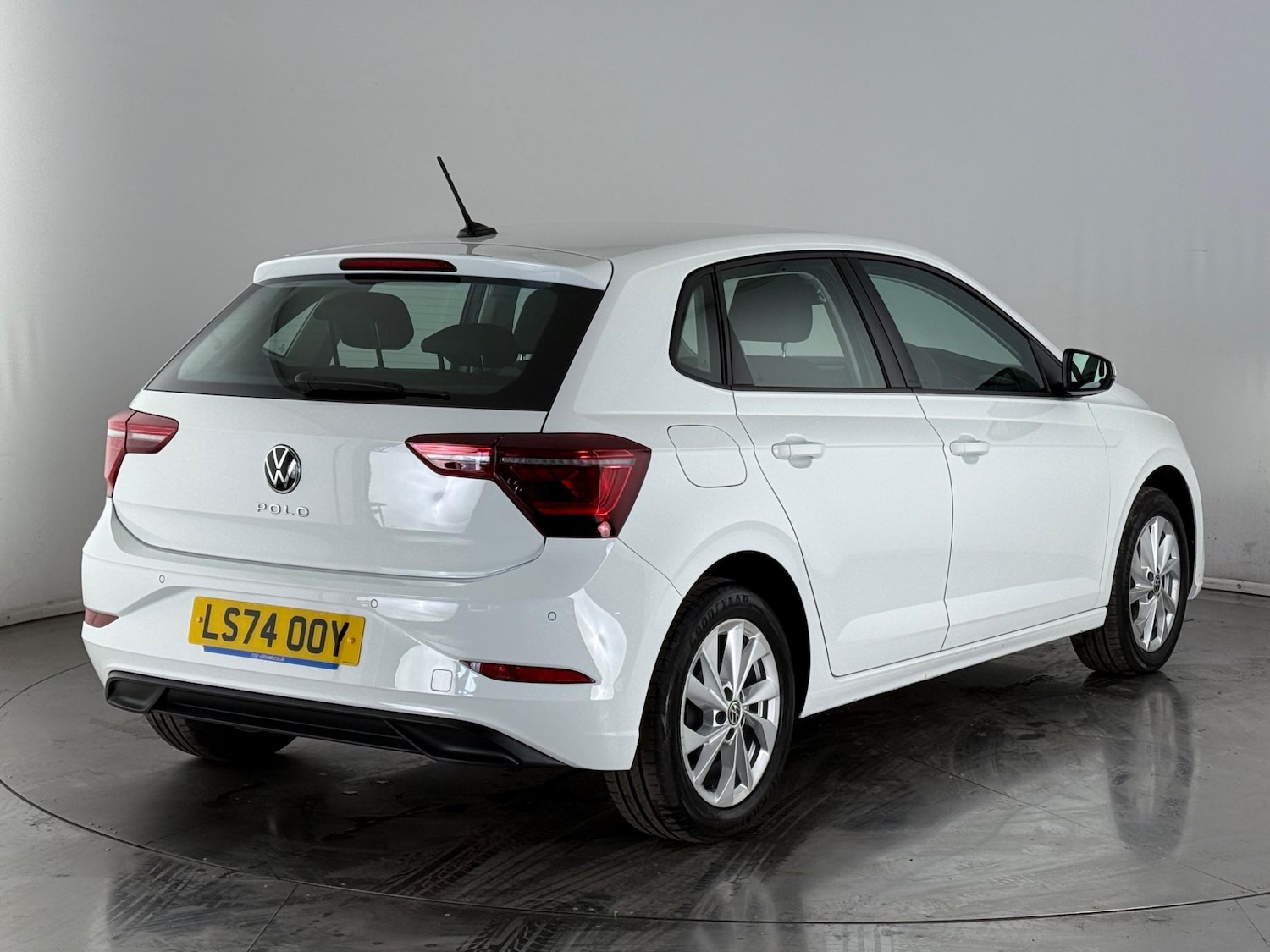 Used Volkswagen Polo 2024 for sale - 76468510: Photo 5