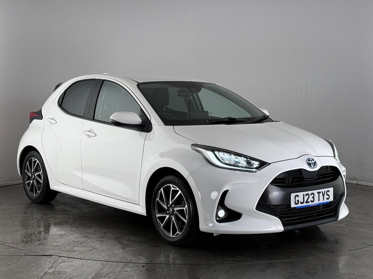 Used Toyota Yaris for sale - 76468625: Photo 1