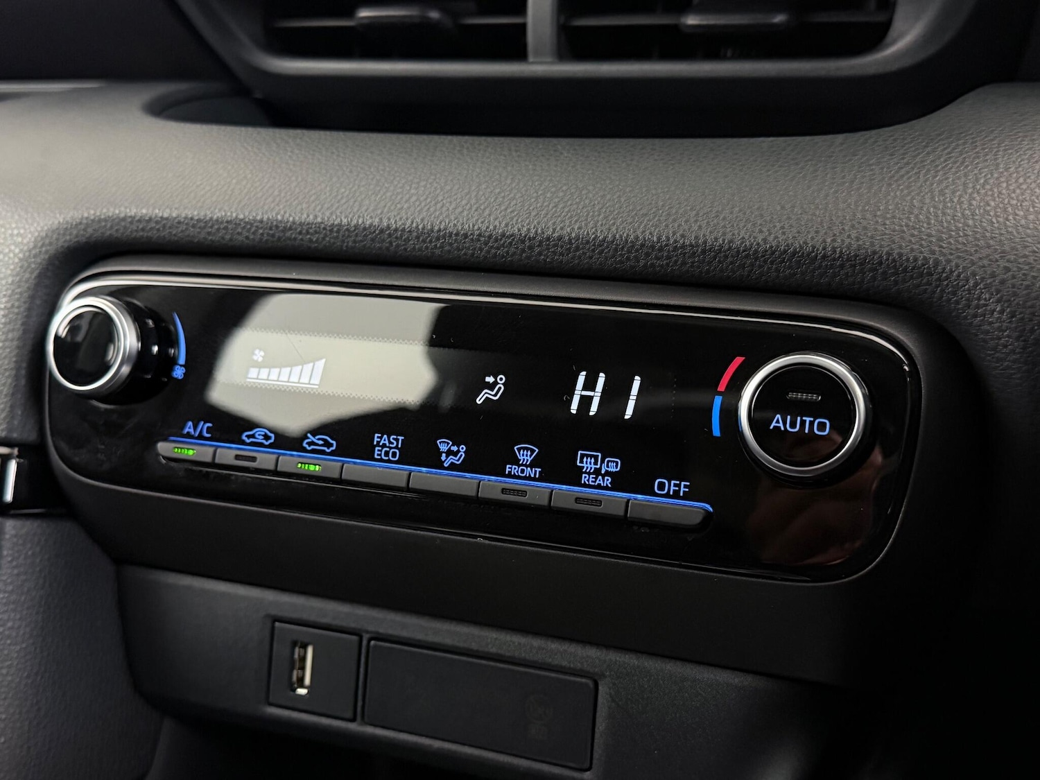 Used Toyota Yaris for sale - 76468625: Photo 38