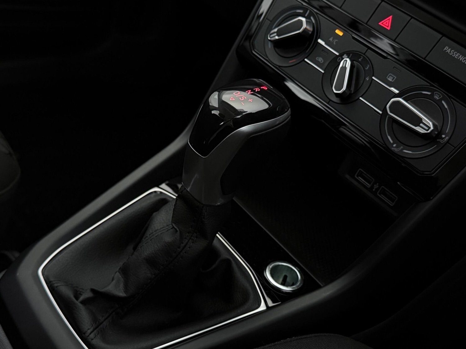 Used Volkswagen T-Cross 2020 for sale - 78197339: Photo 31