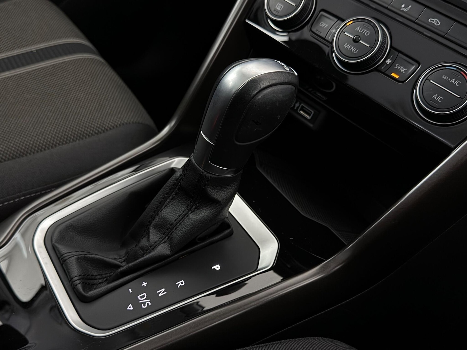 Used Volkswagen T-Roc 2019 for sale - 77222615: Photo 39