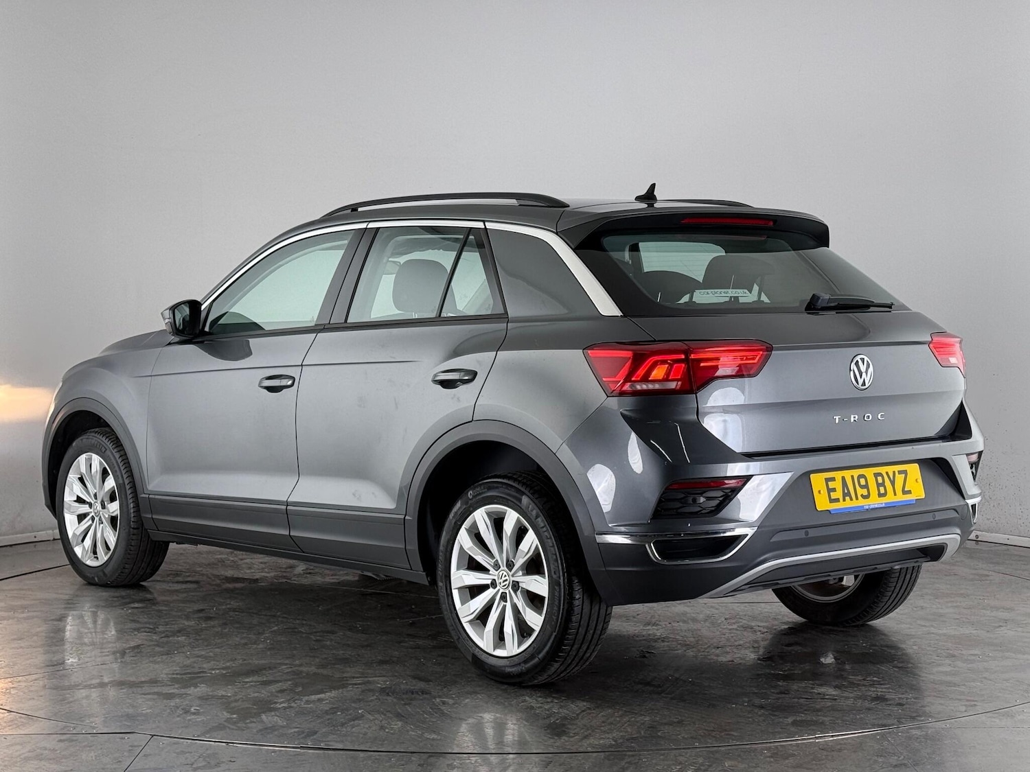 Used Volkswagen T-Roc 2019 for sale - 77222615: Photo 4