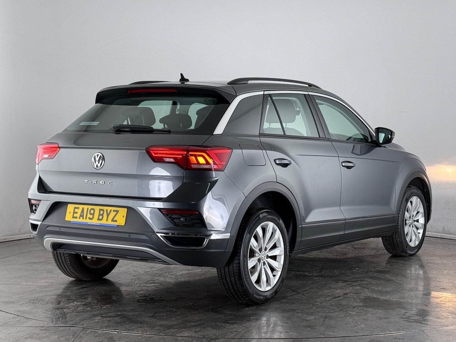 Used Volkswagen T-Roc 2019 for sale - 77222615: Photo 6