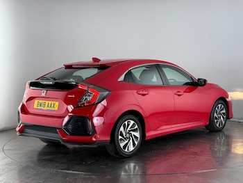 Used Honda Civic 2018 for sale - 77243362: Photo