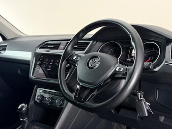 Used Volkswagen Tiguan 2018 for sale - 78926887: Photo