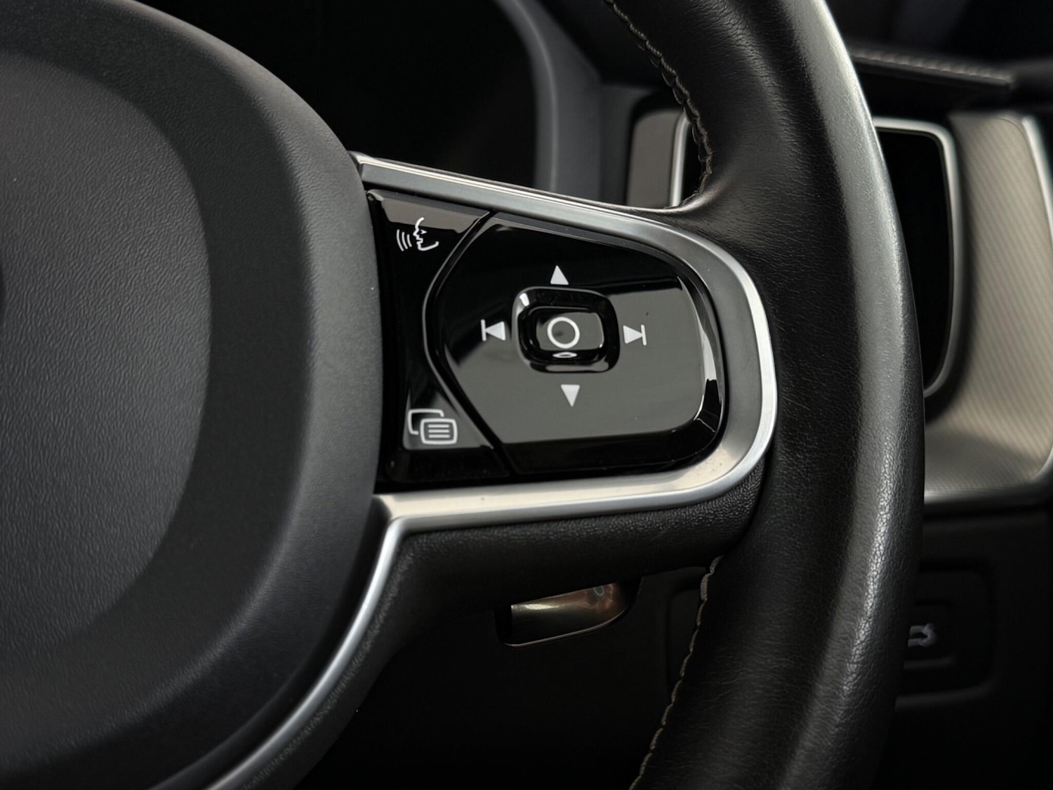 Used Volvo XC60 2020 for sale - 77181171: Photo 23