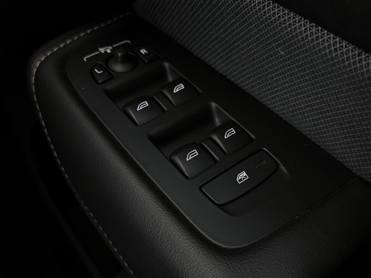 Used Volvo XC60 2020 for sale - 77181171: Photo 36