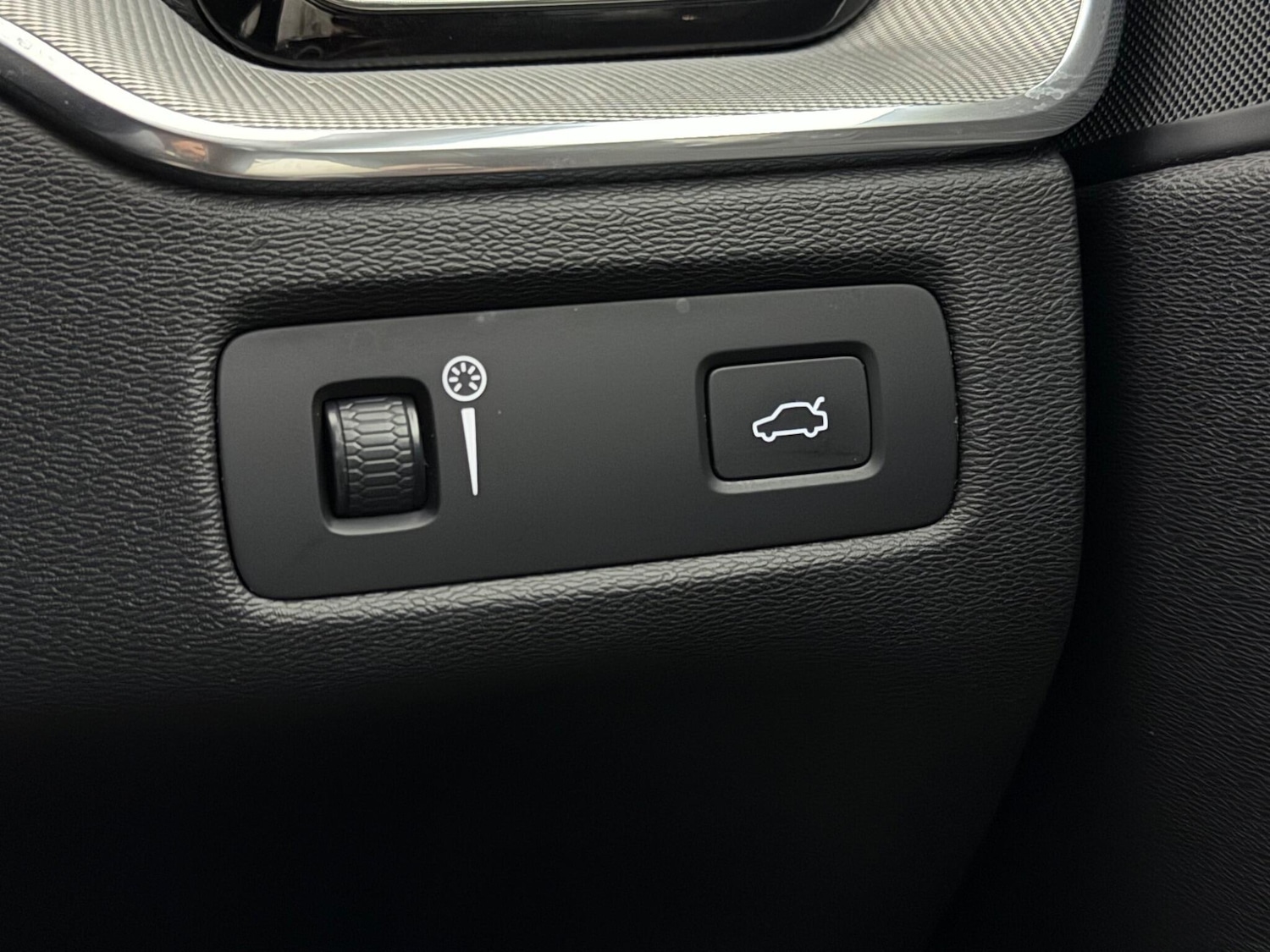 Used Volvo XC60 2020 for sale - 77181171: Photo 37