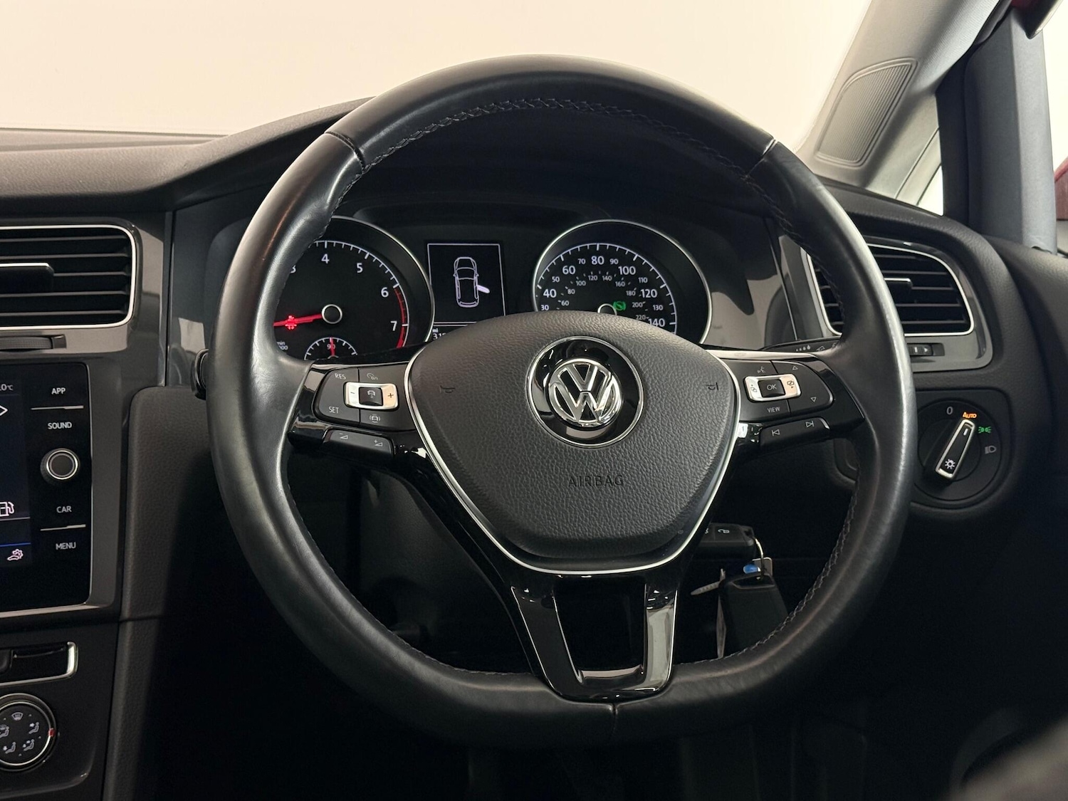 Used Volkswagen Golf 2018 for sale - 76468173: Photo 14
