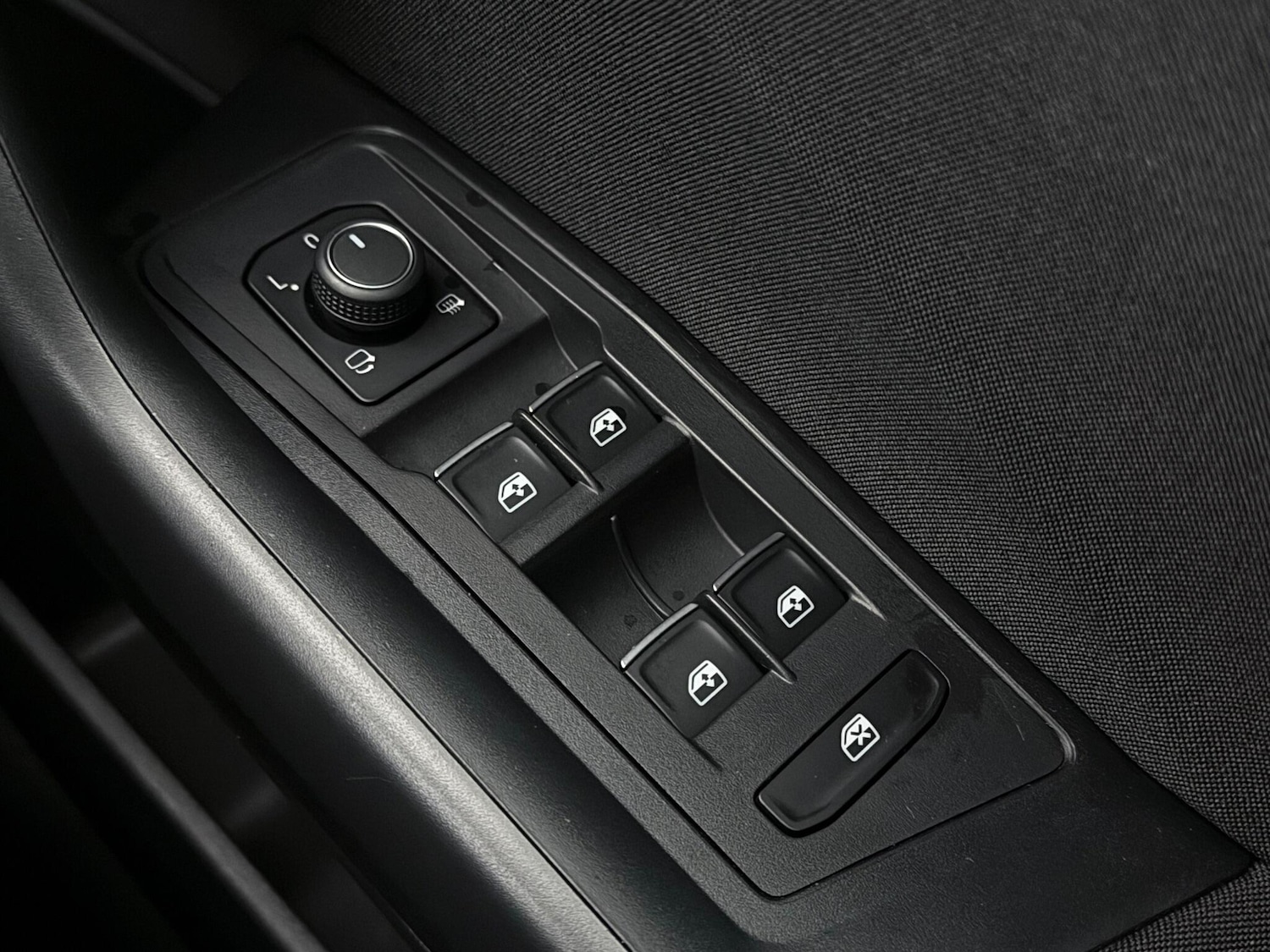 Used Volkswagen T-Roc 2021 for sale - 76899668: Photo 31