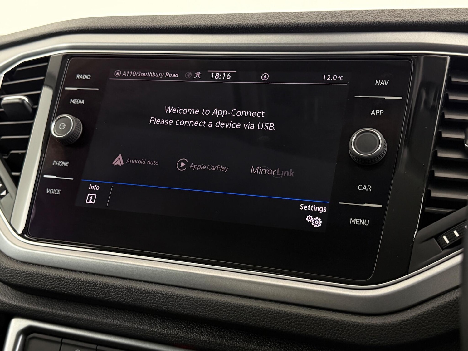 Used Volkswagen T-Roc 2021 for sale - 76899668: Photo 36