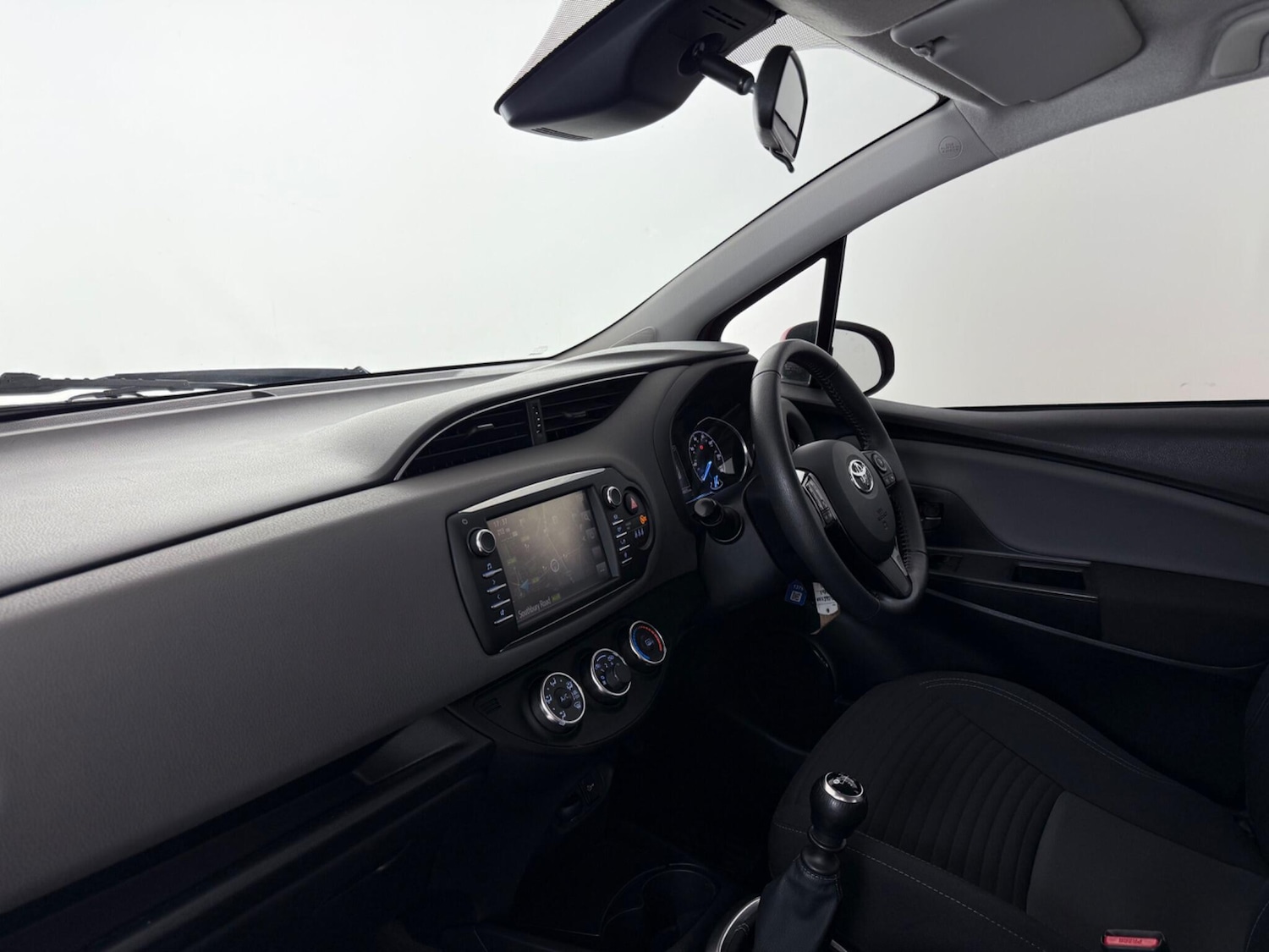 Used Toyota Yaris 2019 for sale - 77216479: Photo 12