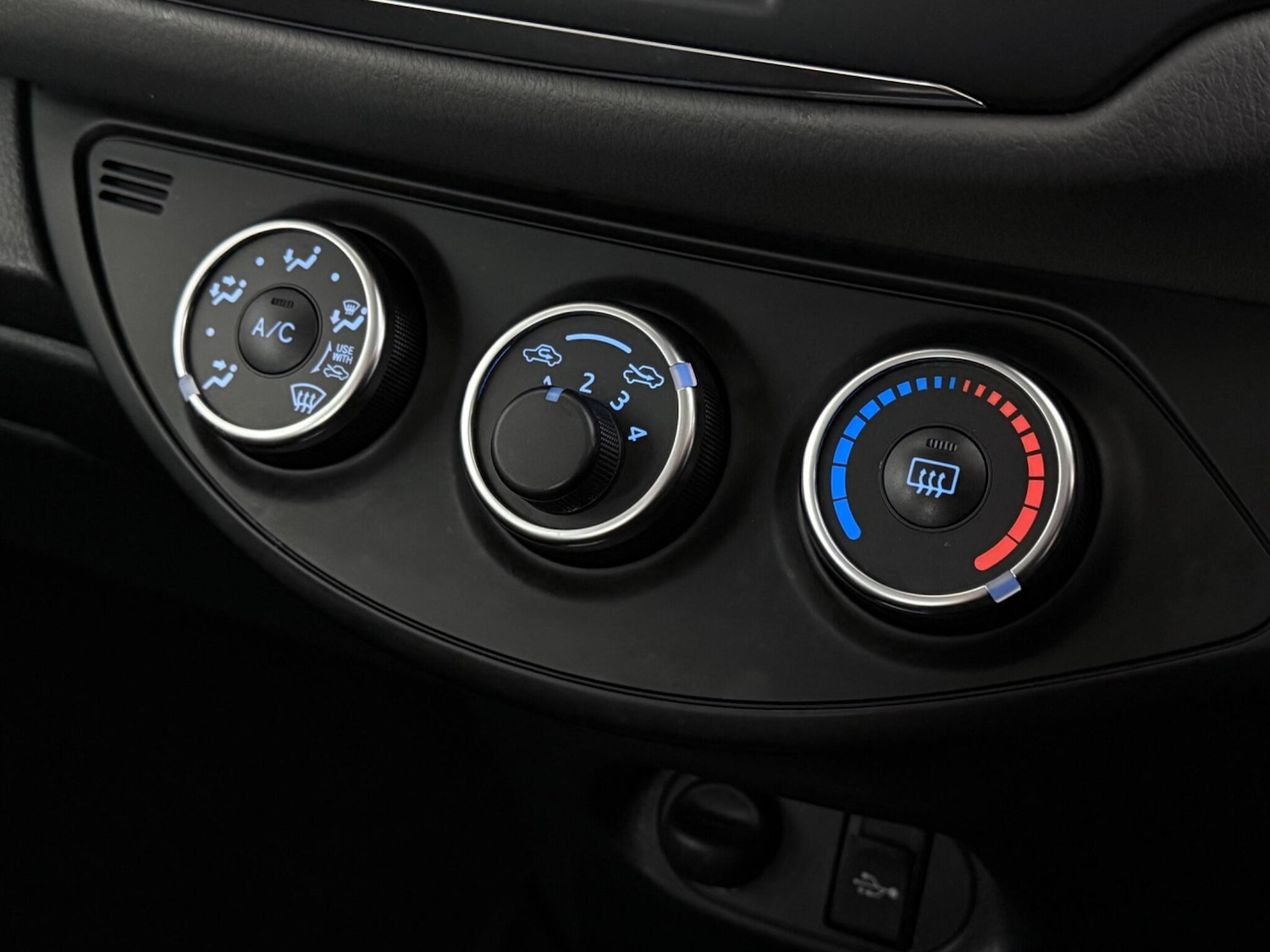 Used Toyota Yaris 2019 for sale - 77216479: Photo 30