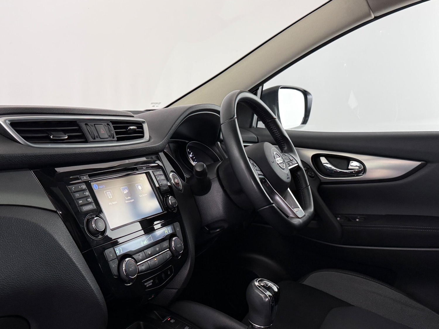 Used Nissan Qashqai 2018 for sale - 77180931: Photo 12