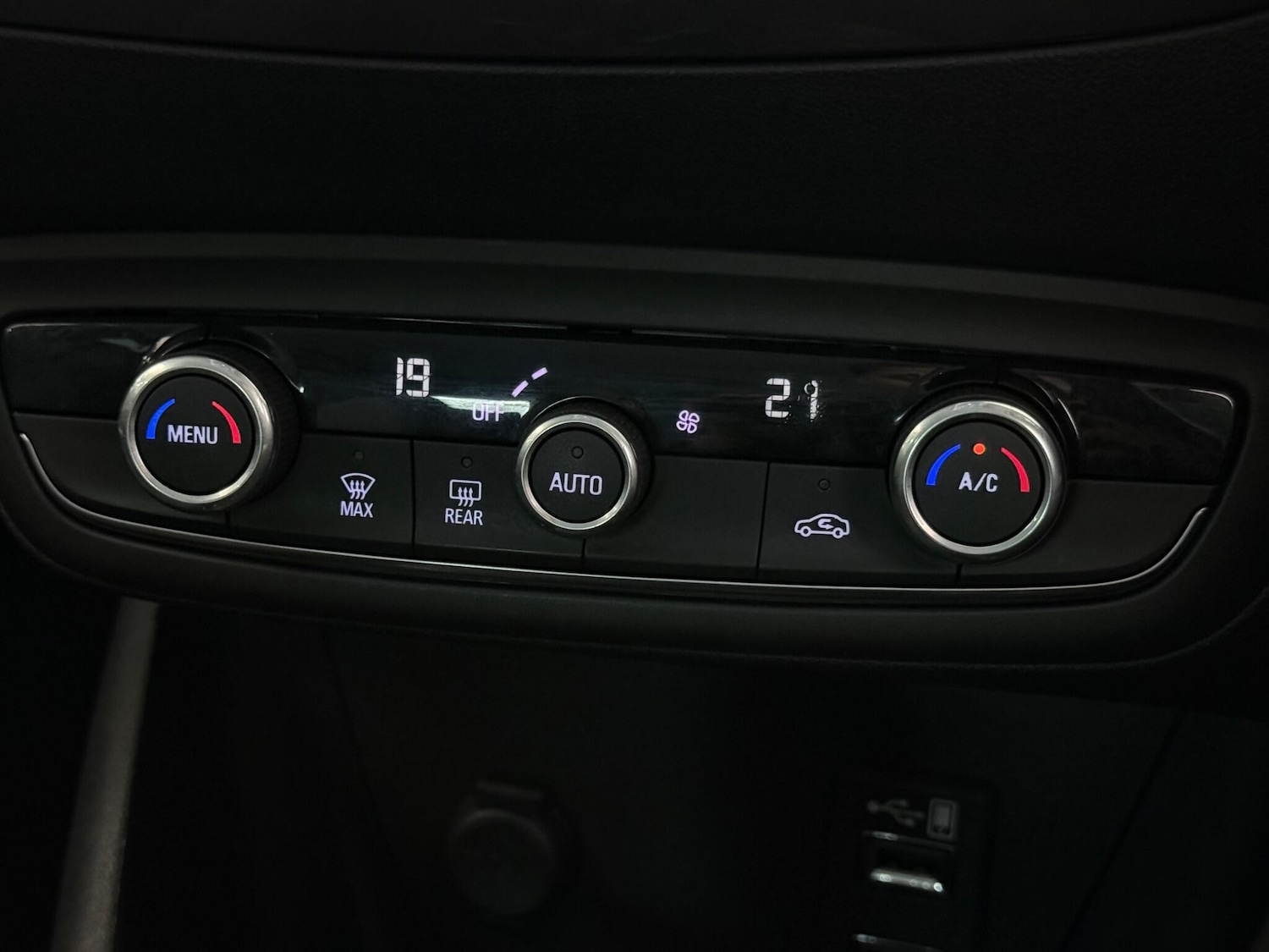 Used Vauxhall Crossland X 2018 for sale - 77217606: Photo 34