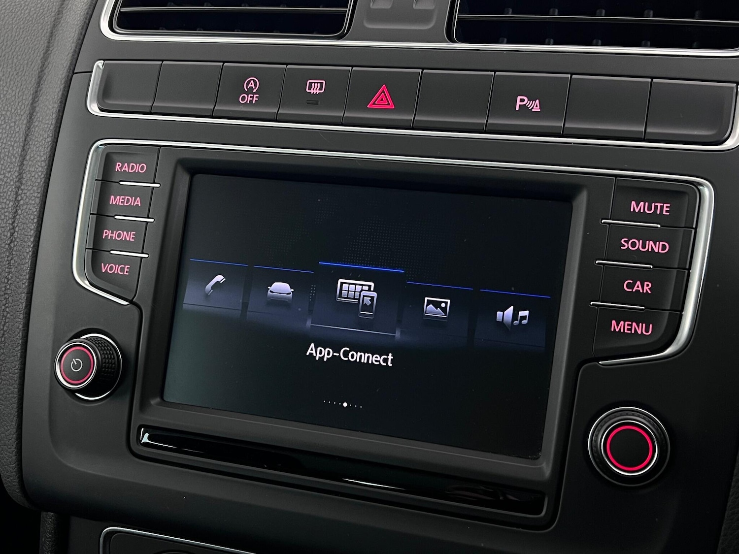 Used Volkswagen Polo 2016 for sale - 77243988: Photo 30