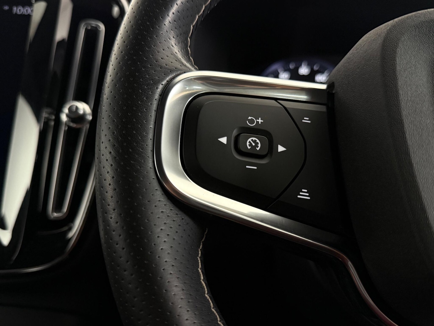 Used Volvo XC40 2021 for sale - 77246914: Photo 14