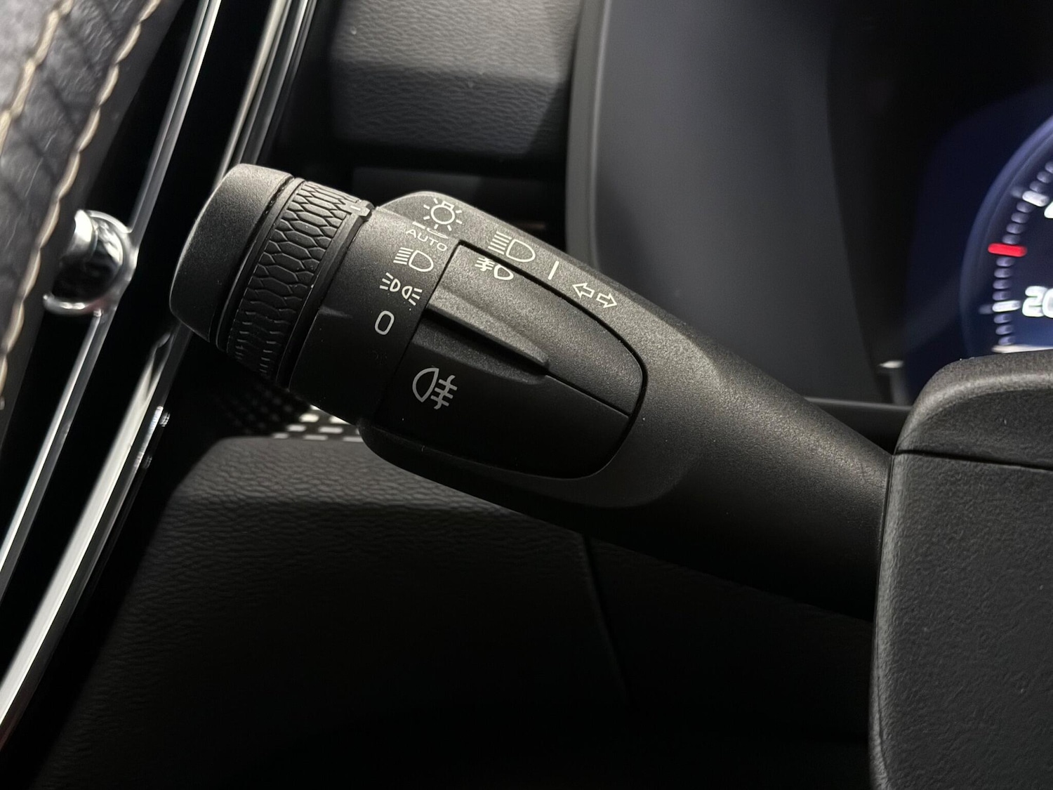 Used Volvo XC40 2021 for sale - 77246914: Photo 16