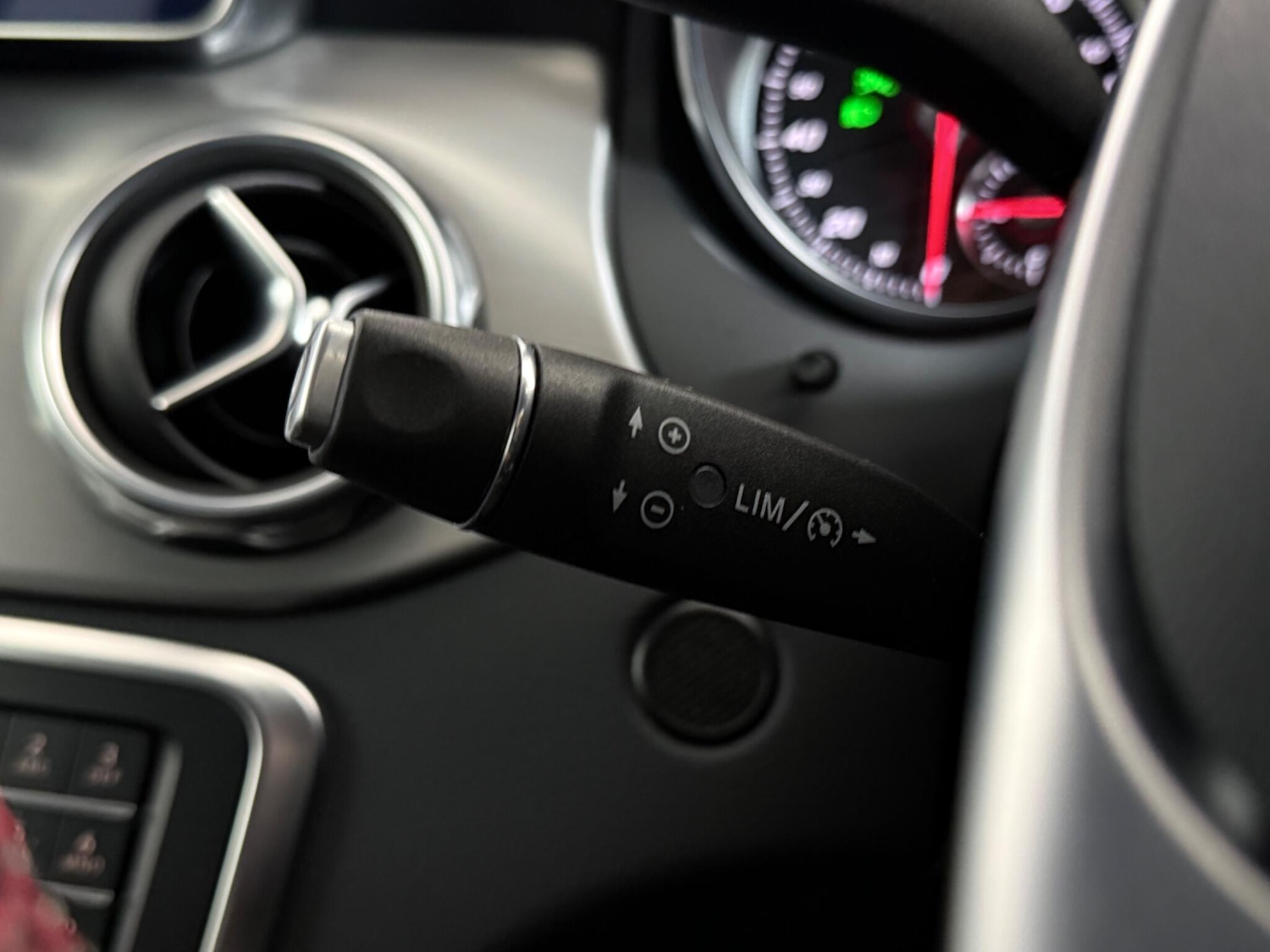 Used Mercedes-Benz GLA 2018 for sale - 76468521: Photo 24