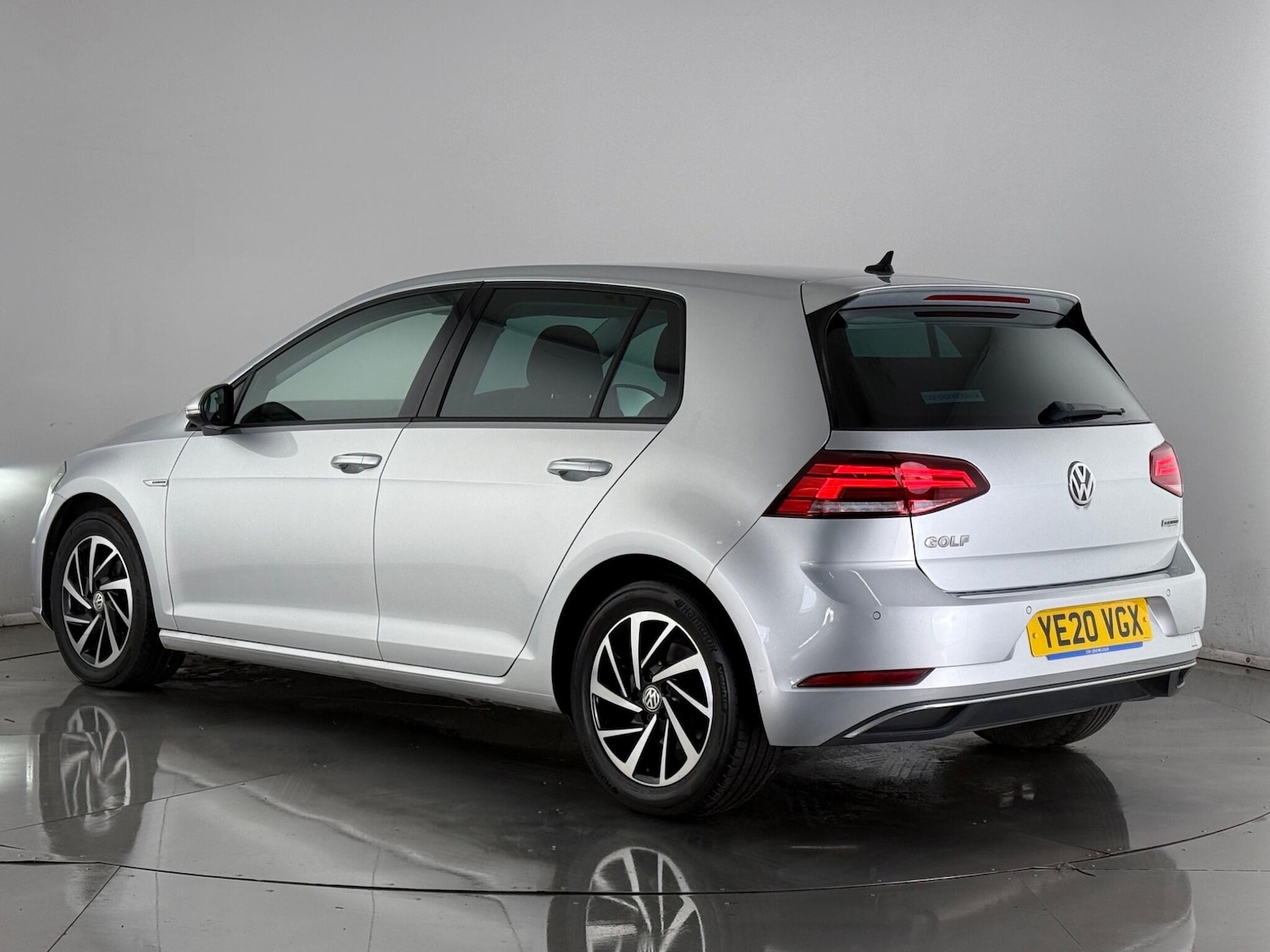 Used Volkswagen Golf 2020 for sale - 77412491: Photo 4