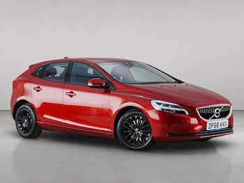 Used Volvo V40 2018 for sale - 79076340: Photo