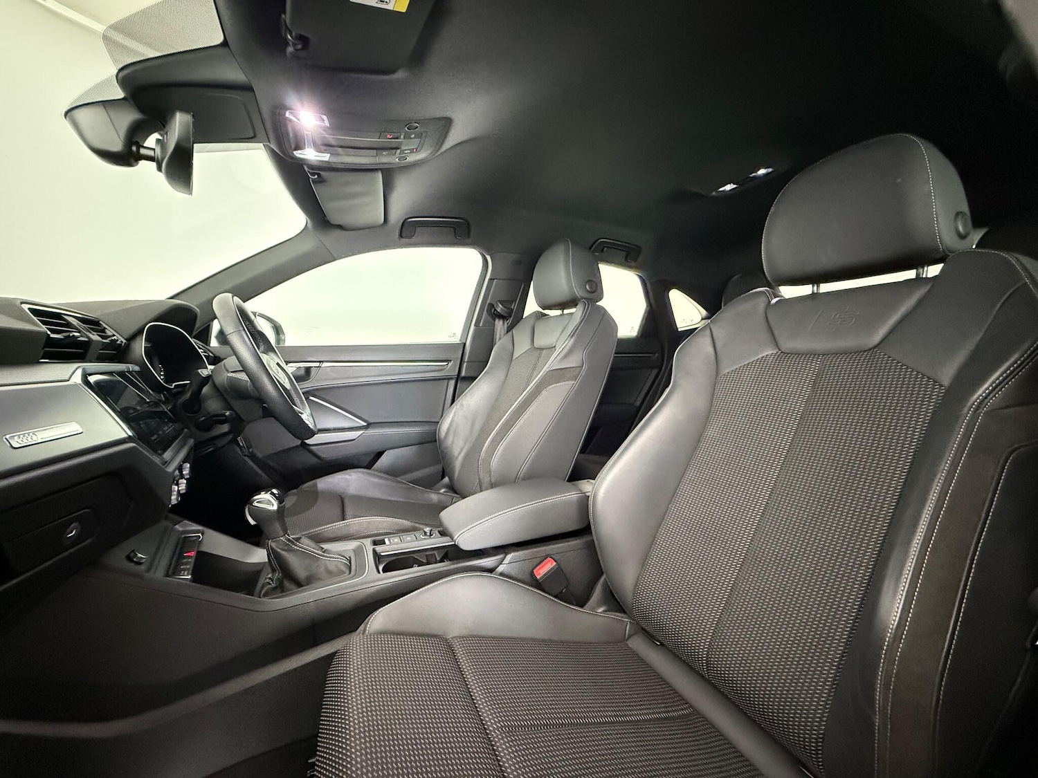 Used Audi Q3 for sale - 76472997: Photo 16