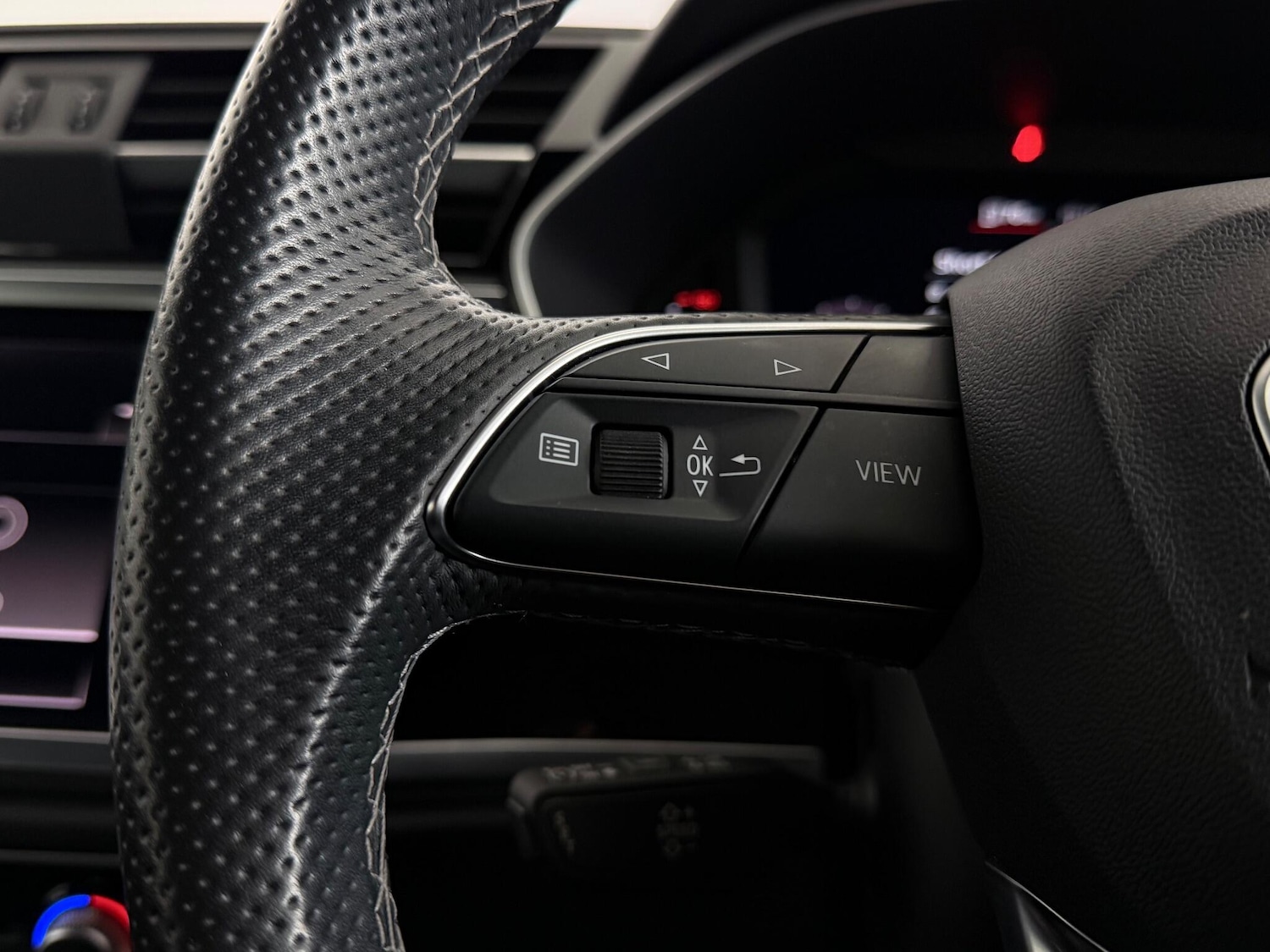 Used Audi Q3 for sale - 76472997: Photo 28