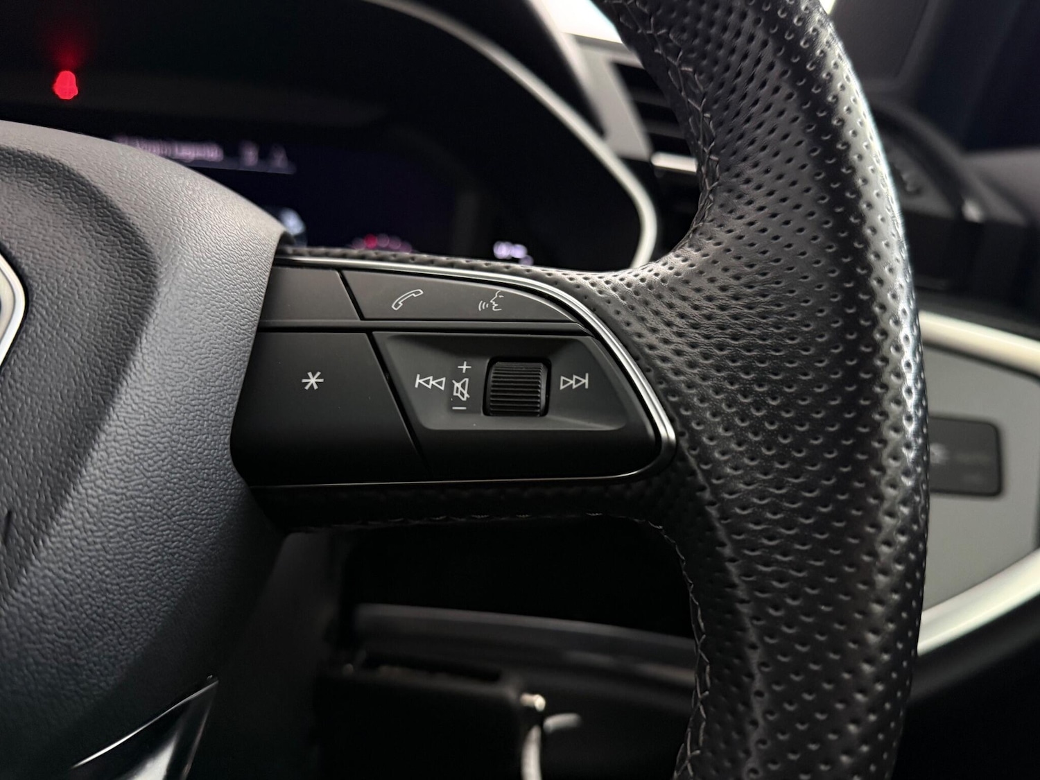 Used Audi Q3 for sale - 76472997: Photo 29