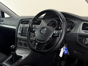Used Volkswagen Golf 2017 for sale - 78742119: Photo