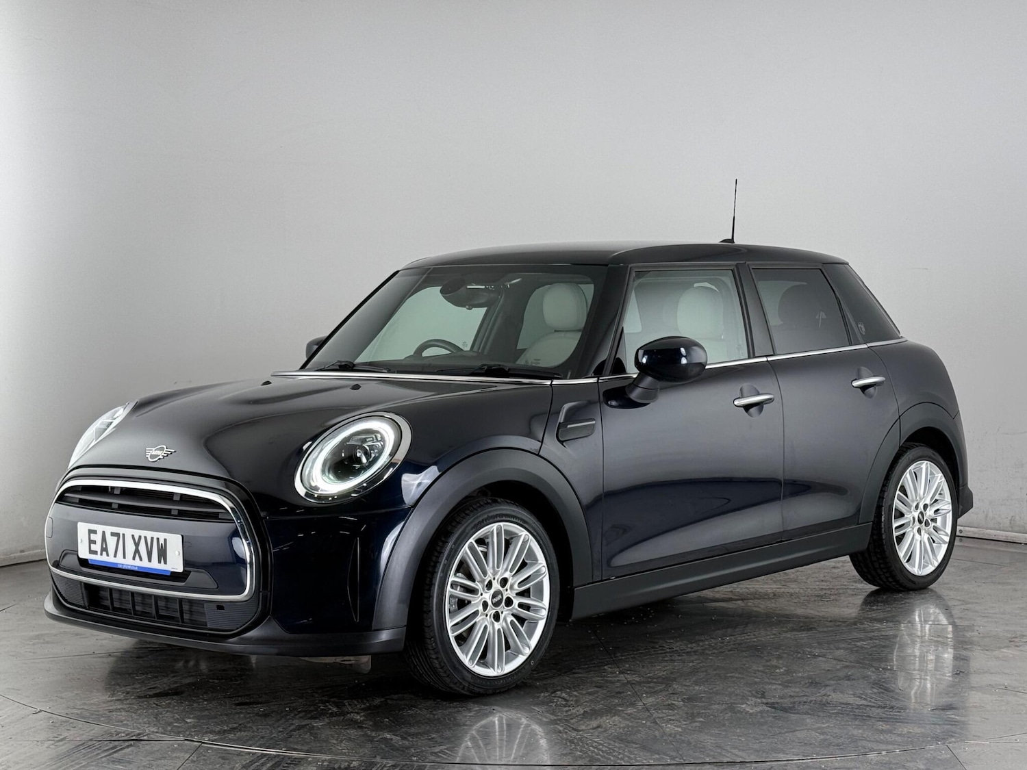 Used MINI Hatch 2021 for sale - 77684431: Photo 3