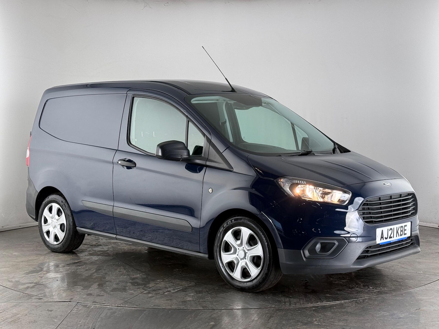Used Ford Transit Courier 2021 for sale - 76742767: Photo 1