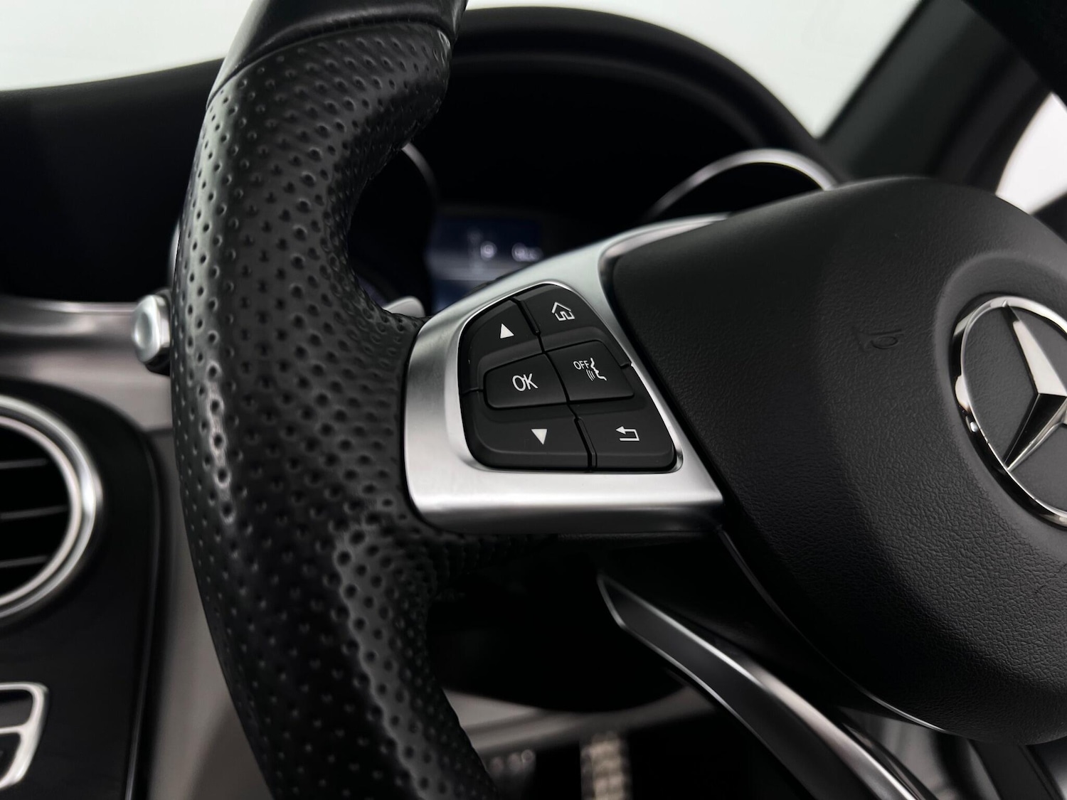 Used Mercedes-Benz C Class 2017 for sale - 77180963: Photo 17