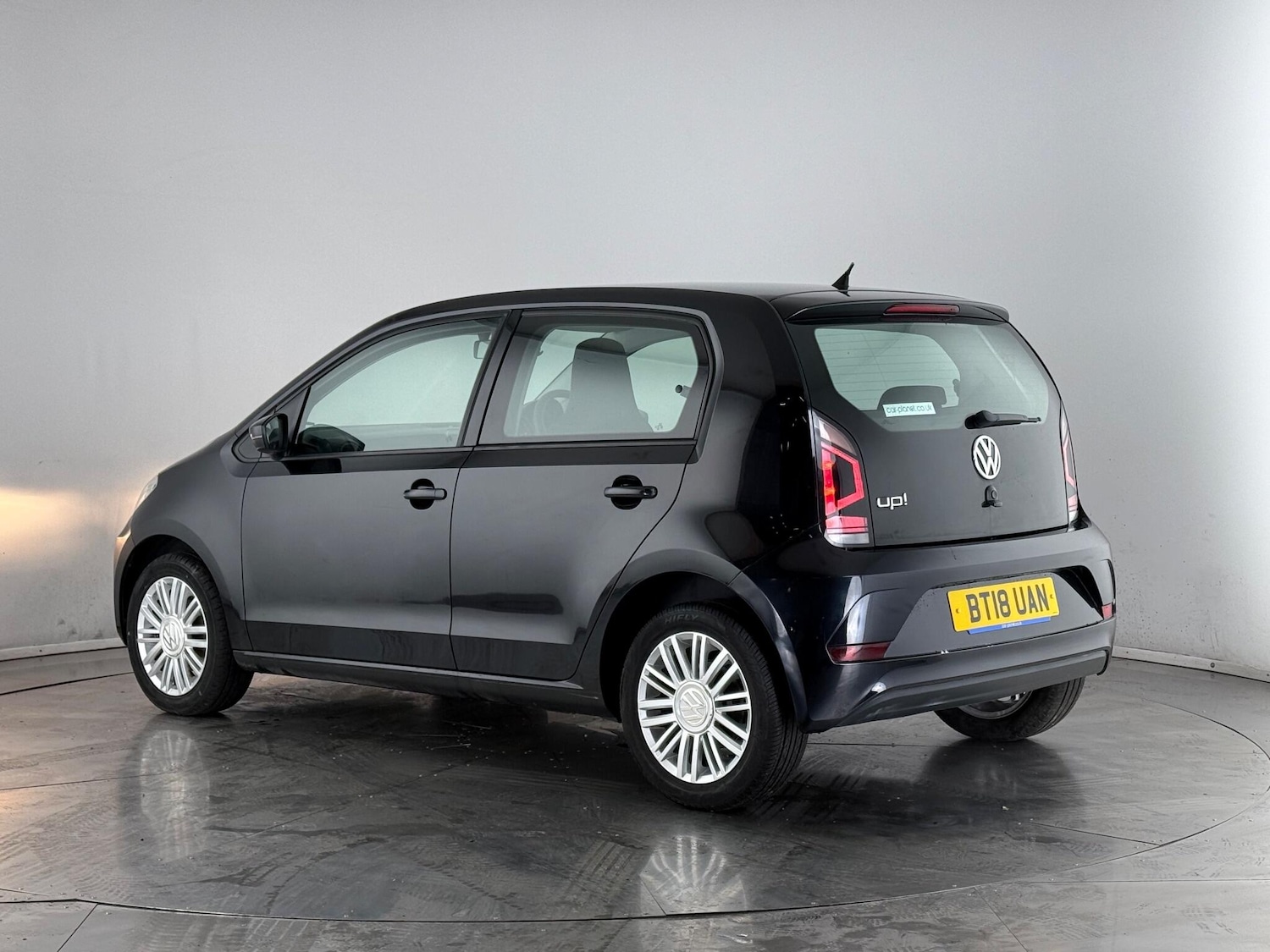 Used Volkswagen up! 2018 for sale - 77246104: Photo 3