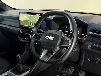 Used Dacia Duster 2025 for sale - 79453982: Photo