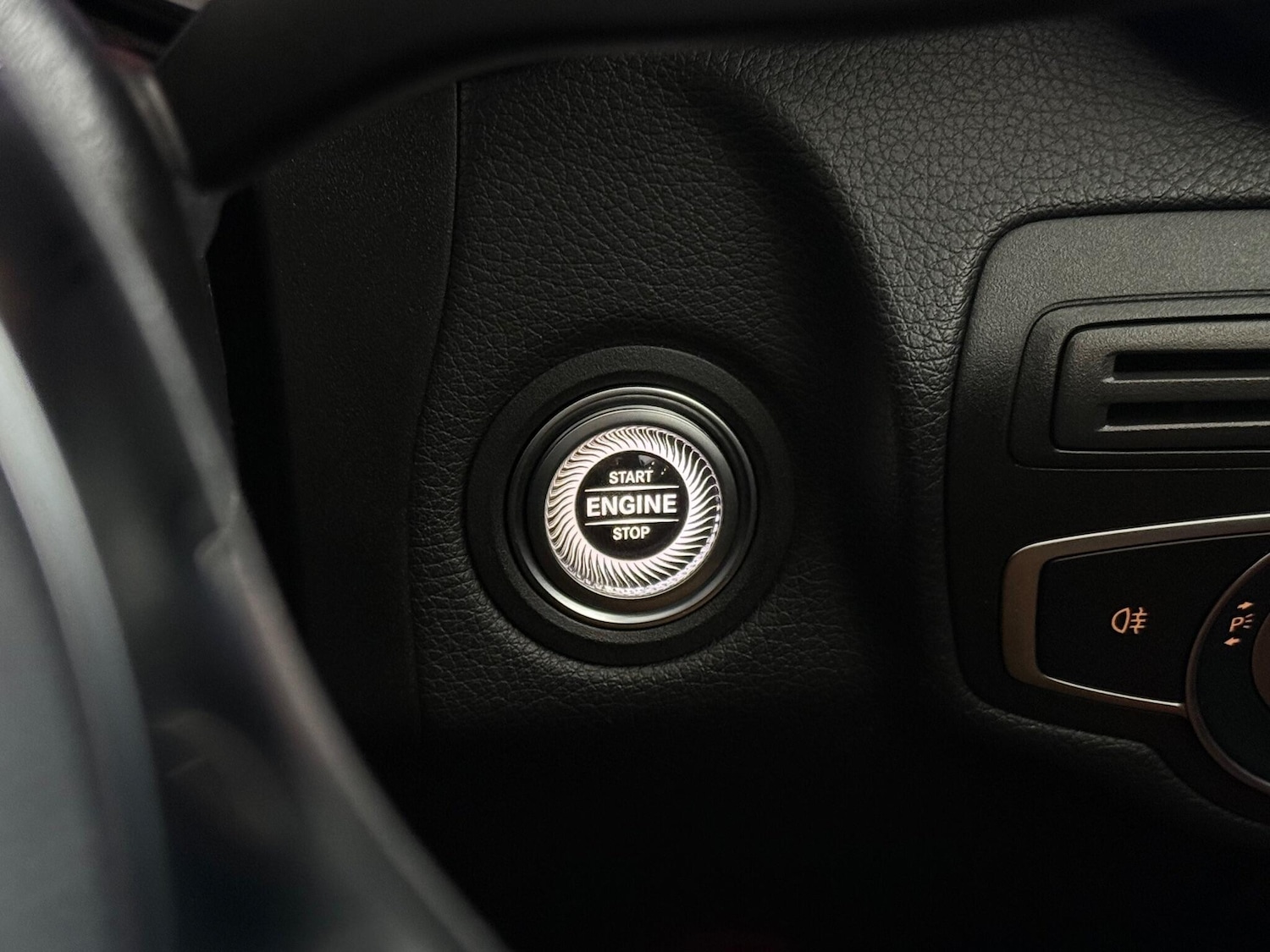 Used Mercedes-Benz GLC 2022 for sale - 77217424: Photo 33