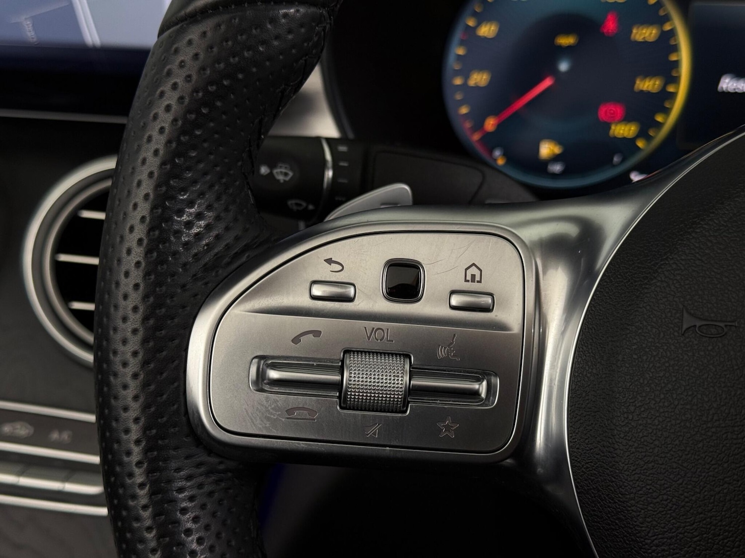 Used Mercedes-Benz C Class 2018 for sale - 76468080: Photo 22