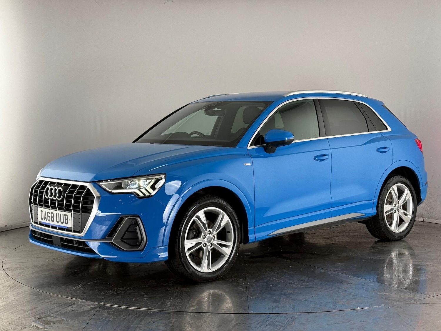Used Audi Q3 2018 for sale - 77216700: Photo 2