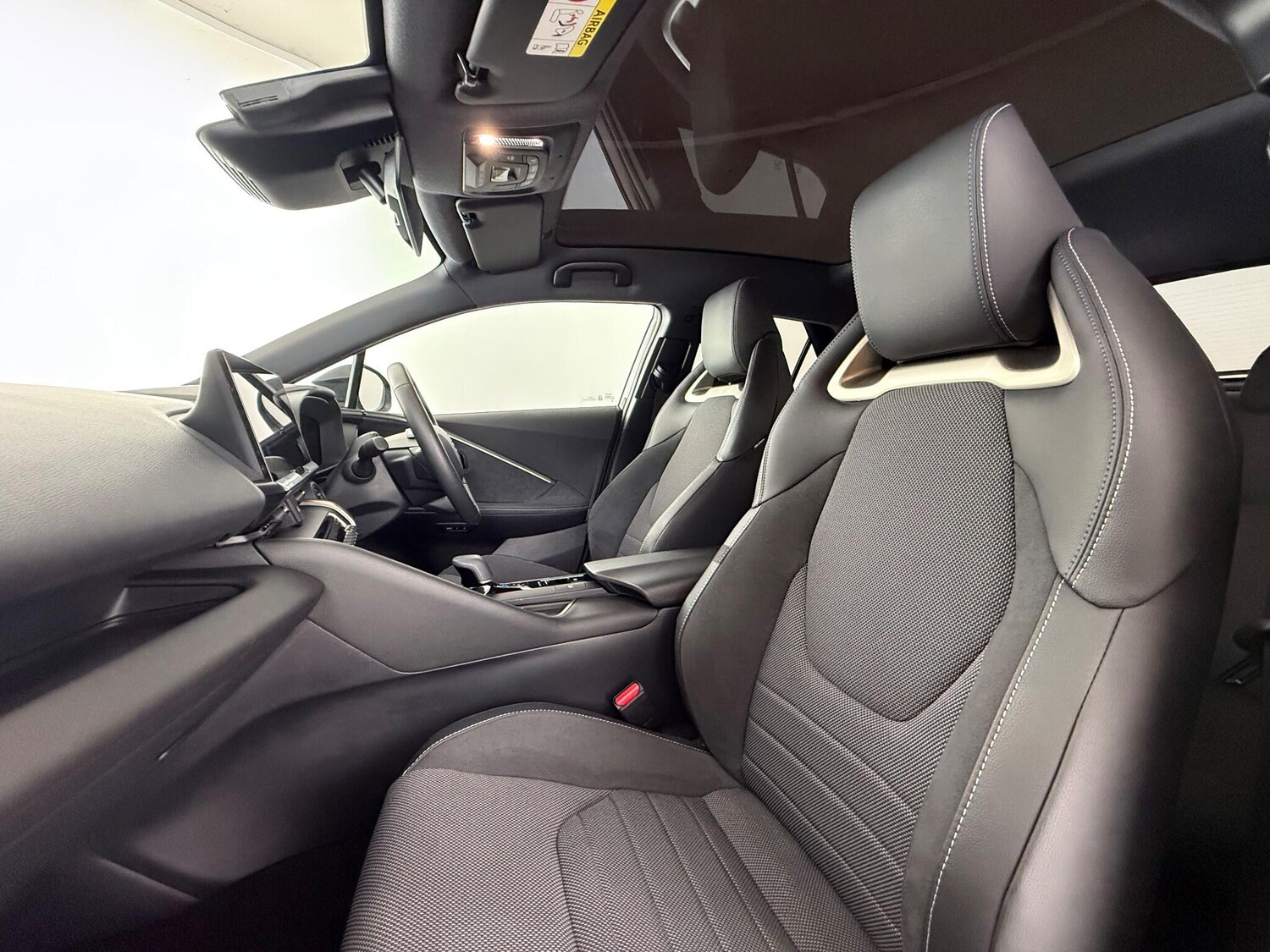 Used Toyota C-HR 2024 for sale - 76572769: Photo 16