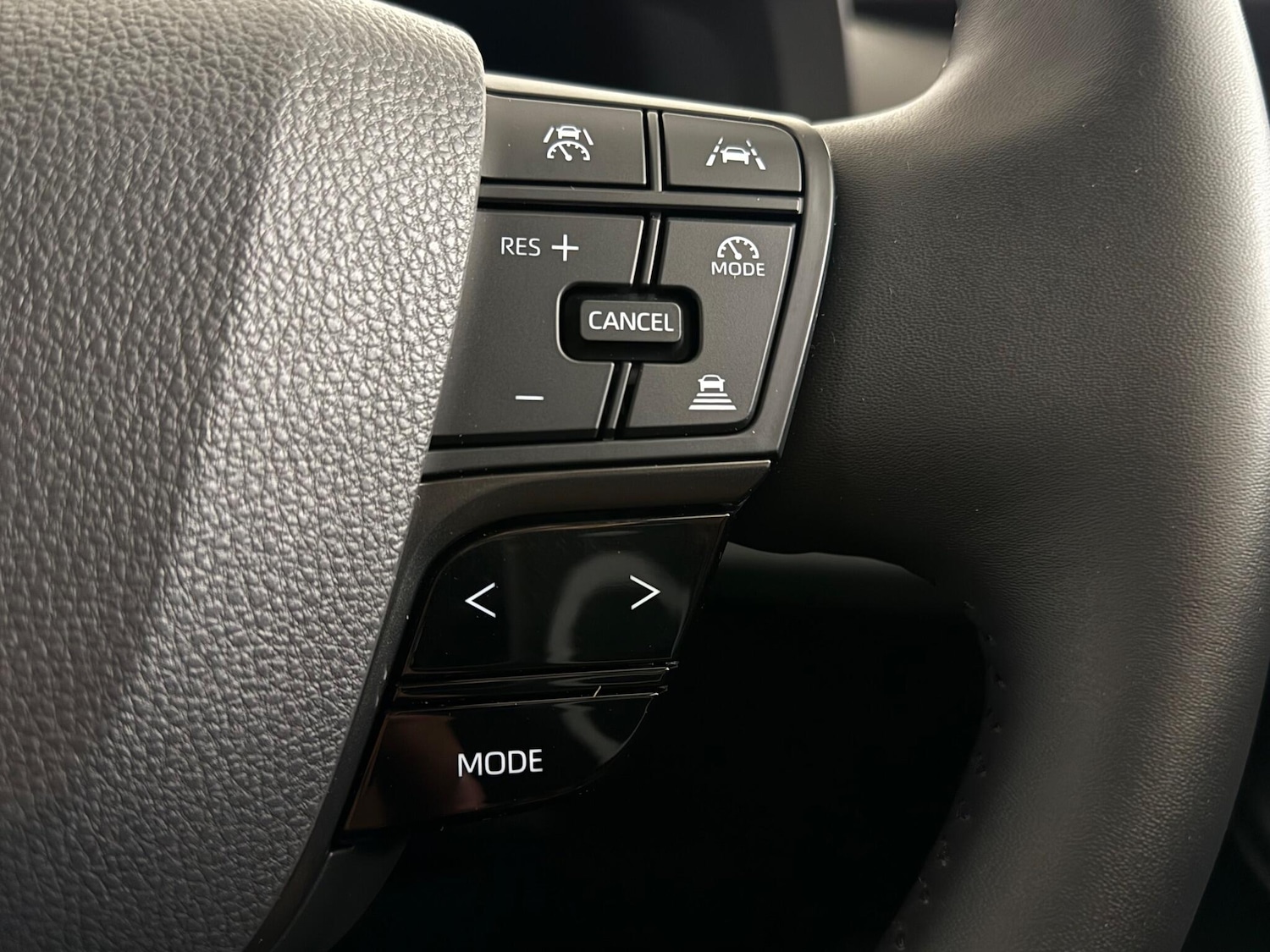 Used Toyota C-HR 2024 for sale - 76572769: Photo 29