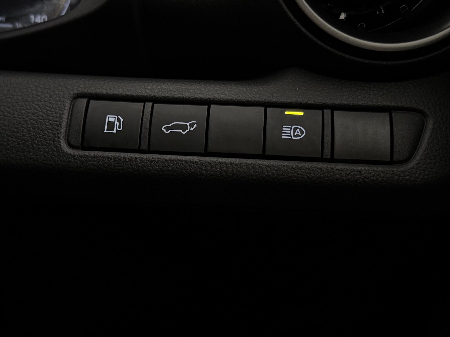 Used Toyota C-HR 2024 for sale - 76572769: Photo 38