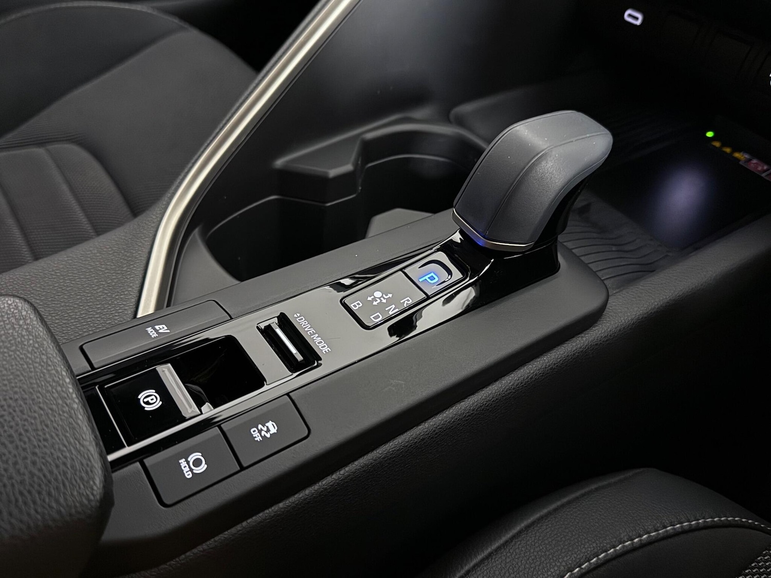 Used Toyota C-HR 2024 for sale - 76572769: Photo 40