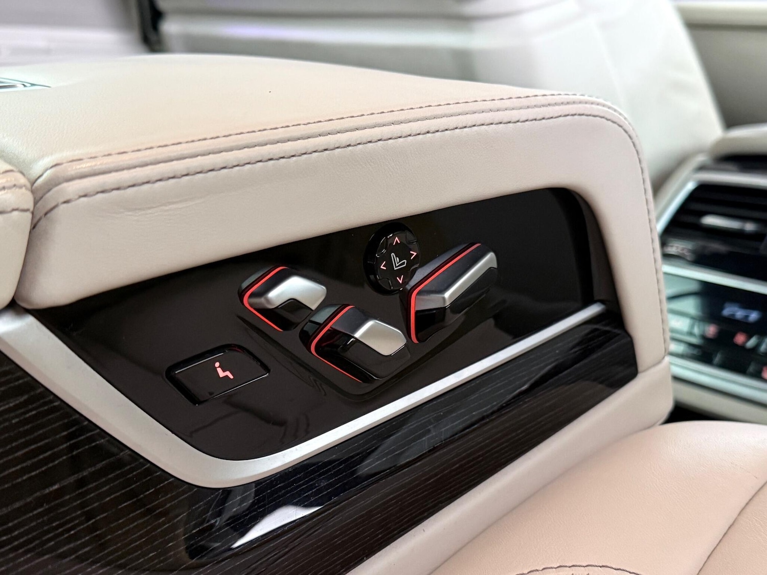 Used BMW 7 Series 2017 for sale - 77222321: Photo 18