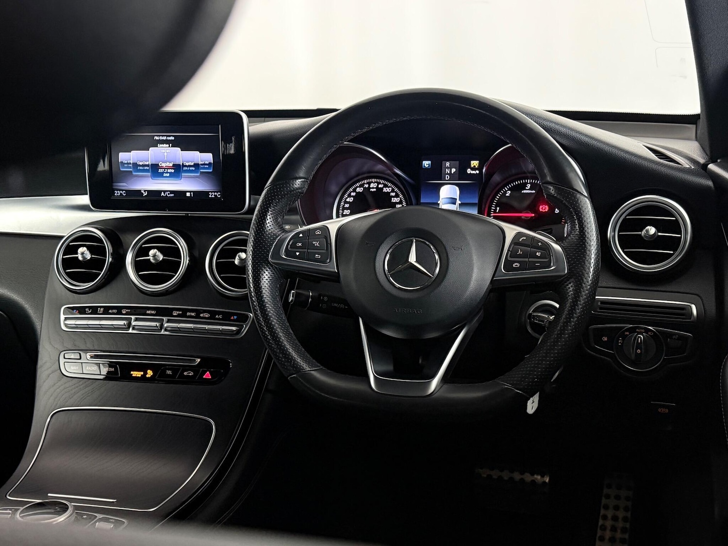 Used Mercedes-Benz GLC 2018 for sale - 77246348: Photo 18