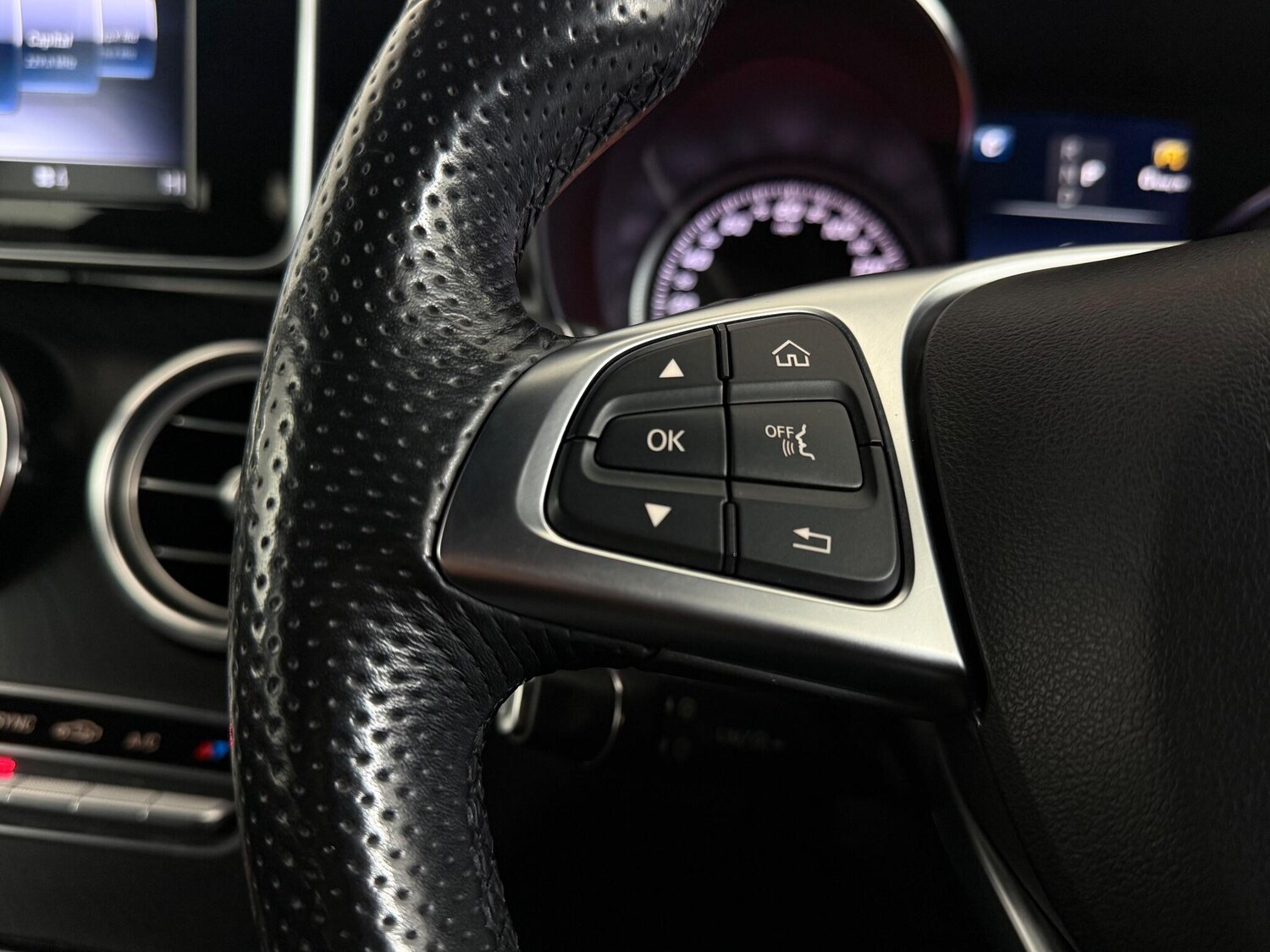 Used Mercedes-Benz GLC 2018 for sale - 77246348: Photo 19