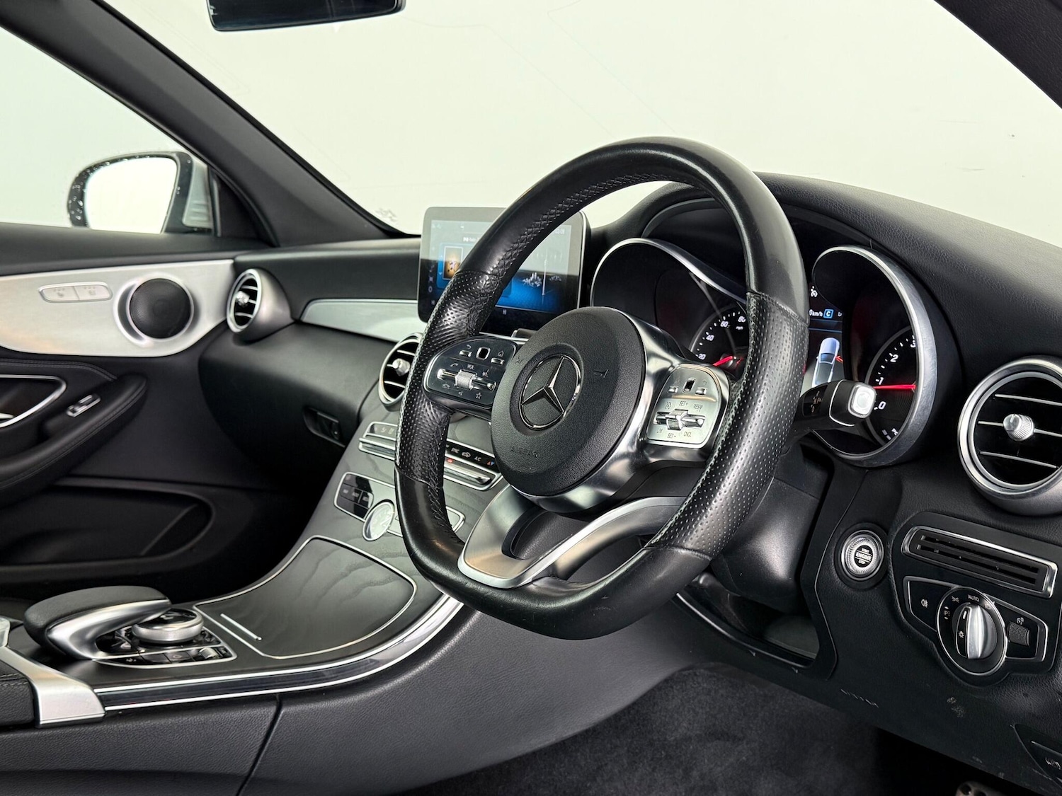 Used Mercedes-Benz C Class 2018 for sale - 77315520: Photo 23