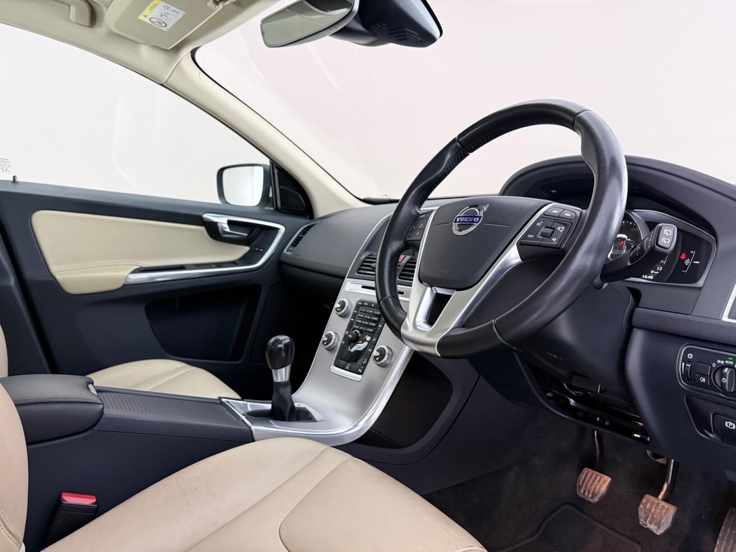 Used Volvo XC60 2017 for sale - 78185855: Photo 10