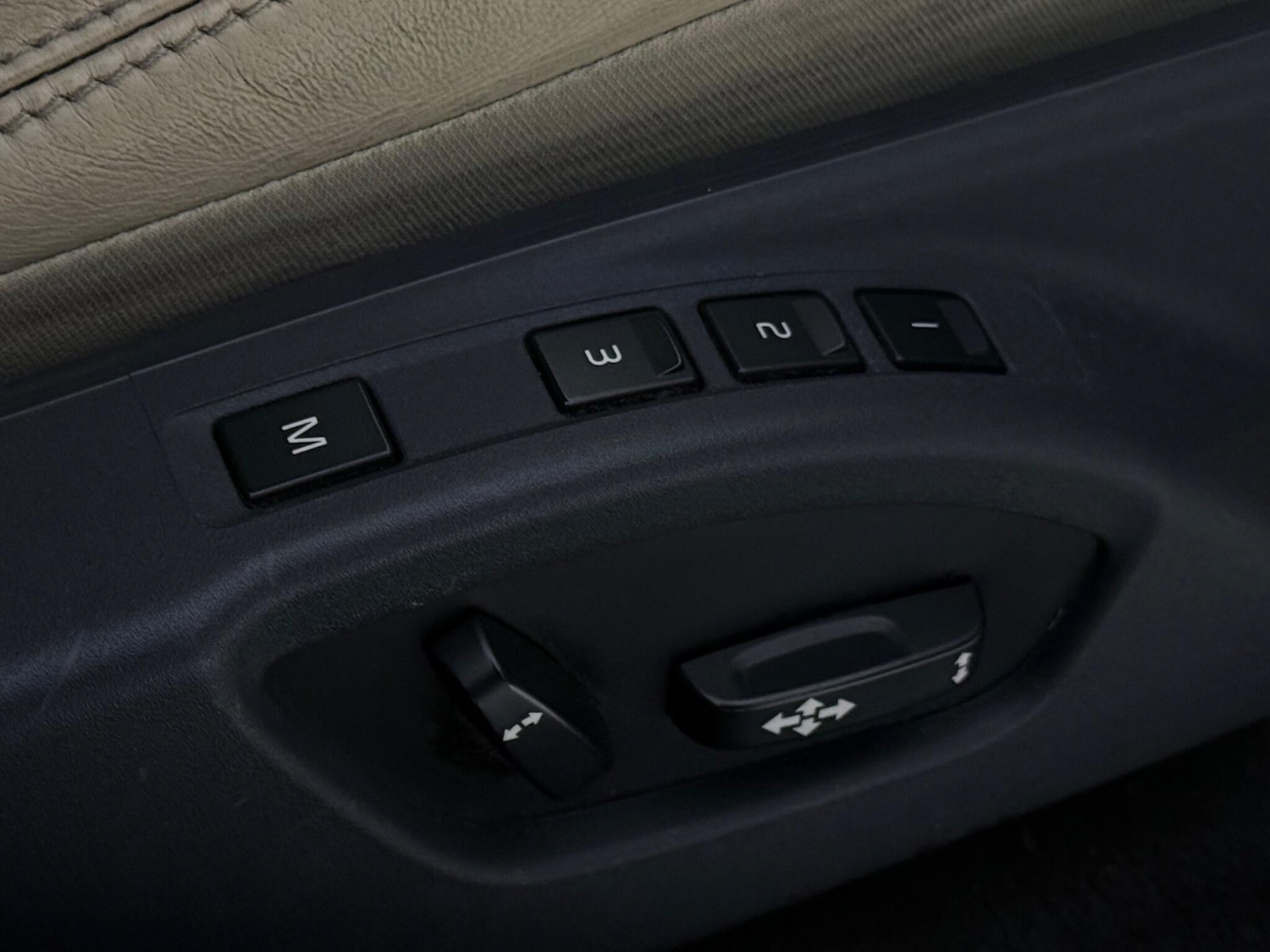 Used Volvo XC60 2017 for sale - 78185855: Photo 12