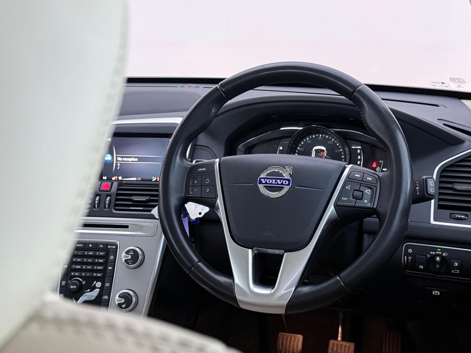 Used Volvo XC60 2017 for sale - 78185855: Photo 18